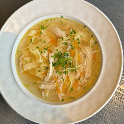 Суп Куриныйв Bistro Оstro по цене 610 ₽