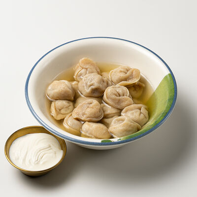 Пельмешки ручной лепки из цельнозерновой муки с фермерской телятиной в Сказка по цене 370 ₽