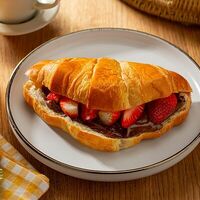 Круассан с нутеллой в Пока горячее