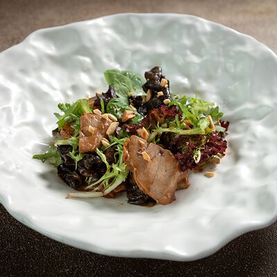 Салат с уткой и бейби картофелем в Asian Hands по цене 1032 ₽