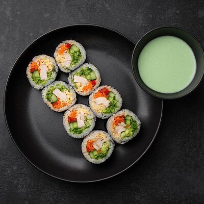 Кимпаб с курицей в WOOJI по цене 460 ₽