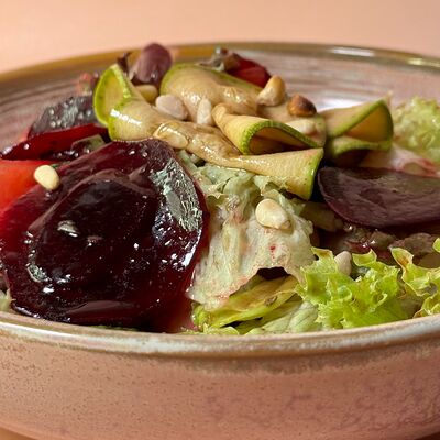 Салат со свеклой су-вид в Cafe People по цене 430 ₽