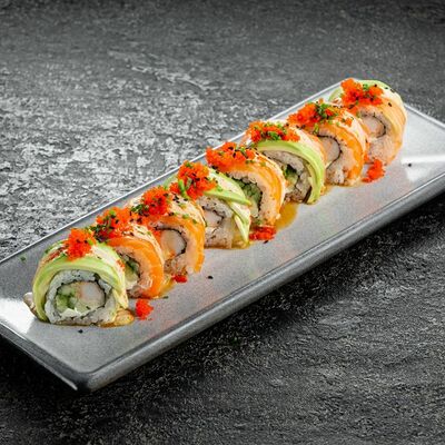 Лосось, авокадо и креветка в темпуре в Ikigai по цене 850 ₽