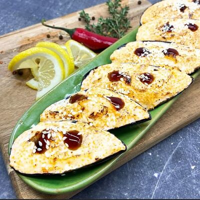 Мидии запеченные в сливочно-чесночном соусе в Brooklyn Pizza по цене 510 ₽