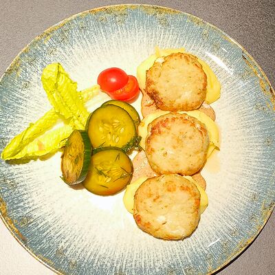 Котлетки из судака в Эшторил Кафе по цене 720 ₽