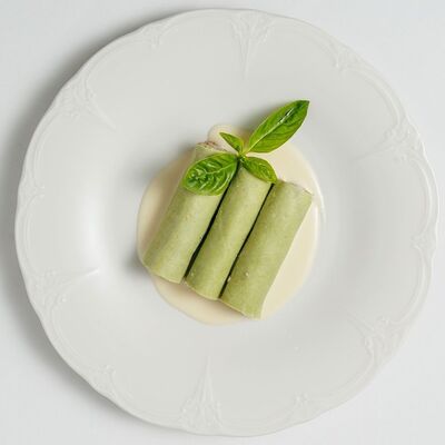 Каннеллони с телятиной и рикоттой в Romeo's restaurant по цене 890 ₽