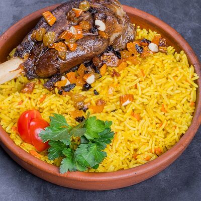 Голень баранья с арабским пловом в Оттоман палас по цене 805 ₽