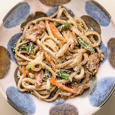 Удон с курицей в сливочном унагив Мао по цене 425 ₽