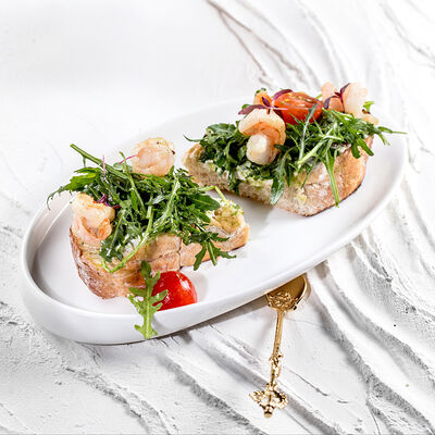 Брускетта с креветками в After по цене 690 ₽