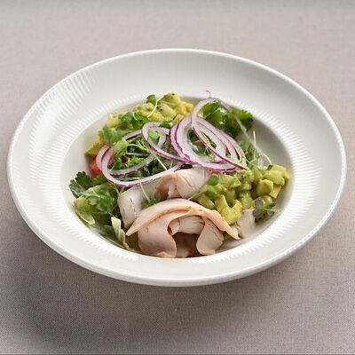 Салат с индейкой и кивимоле в Massimo по цене 660 ₽