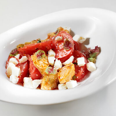 Салат с хрустящим баклажаном в Вартазия по цене 890 ₽