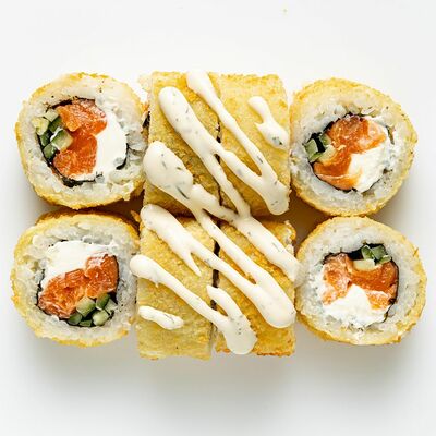 Императорский ролл Лосось в Wasabi по цене 584 ₽