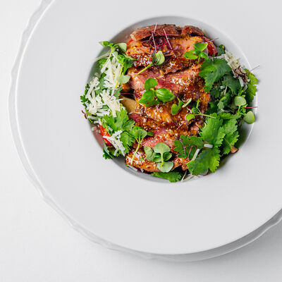 С сочной телятиной и ароматными грибами в Sabor de la Vida по цене 1850 ₽