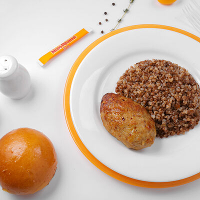 Куриная котлета в Блин и Мясо по цене 240 ₽