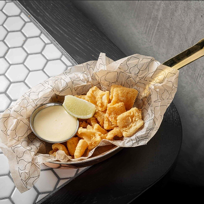 Кальмар фри с соусом Айоли в Waterzooi по цене 630 ₽