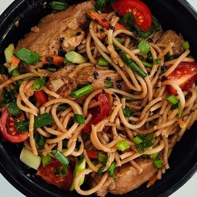 Wok Лапша Якисоба с овощами и курицей в WOKКотелок по цене 400 ₽