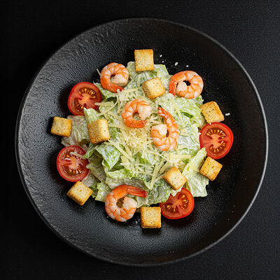 Салат Цезарь с креветкамив Балу по цене 360 ₽