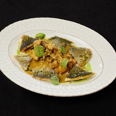 Филе Дорадо с фрикасе из креветок в Duran по цене 1450 ₽