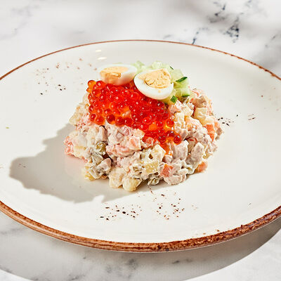 Оливье с уткой и красной икрой в Теплые края-уголок Италии по цене 485 ₽