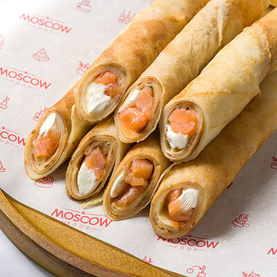 Блинчики со слабосоленым лососем и сливочным сыром в MOSCOW FOOD Кейтеринг по цене 4390 ₽