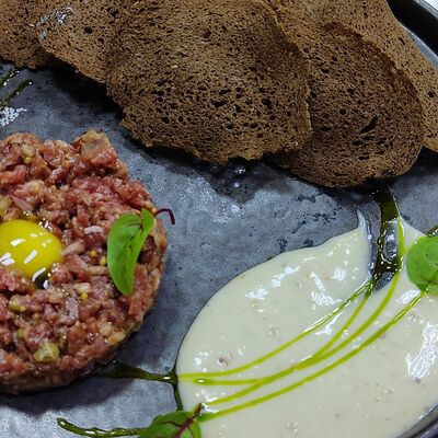 Тартар из фермерской телятины в Чехов сад по цене 890 ₽