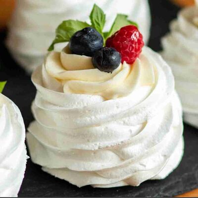 Безе Павлова в Поль Бейкери по цене 180 ₽