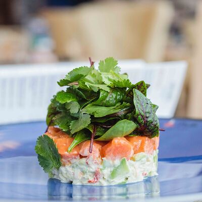 Тартар из дикого лосося и краба в Мясо & Рыба по цене 1290