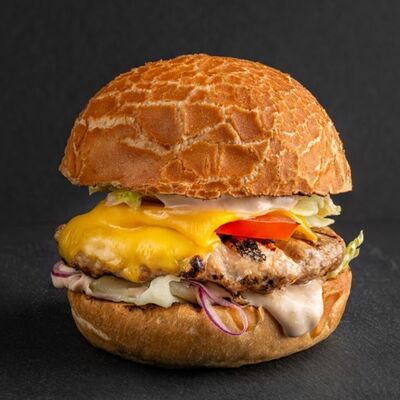 Бургер Сырный 400 гр в Donna Maria PREMIUM по цене 700 ₽