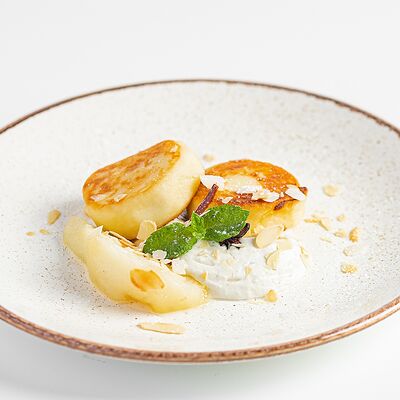 Сырники Груша-горгонзола в Kitchen по цене 420