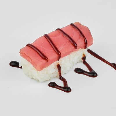 С тунцом в Underground Sushi City по цене 125 ₽