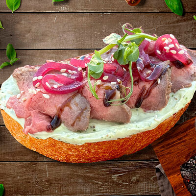 Брускетта с ростбифом в Место Про Тесто по цене 315 ₽