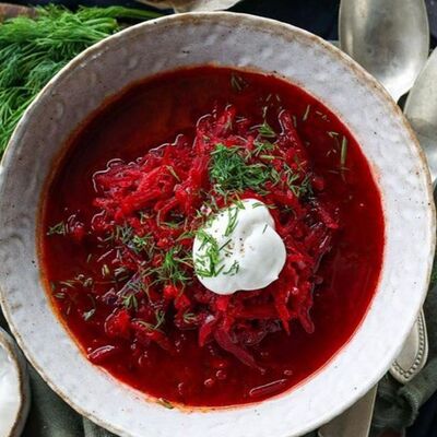 Борщ с телятиной в Кузьмичь по цене 430 ₽