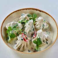Мини-хинкали с мясной начинкой и перечным соусом в Колхида Palace
