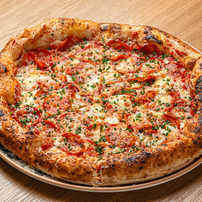 Пицца Пеперони в Olio по цене 950 ₽