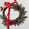 Новогодний венок на дверь из искусственного нобилиса в Дарите красиво по цене 4890