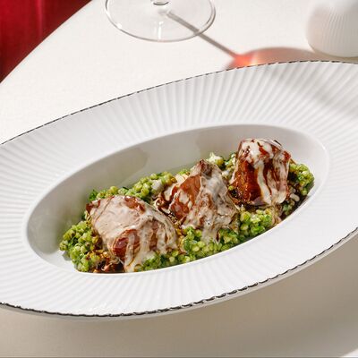 Телячьи щёчки, тушённые с перцем и зелёной гречкой в Cristal по цене 1400 ₽