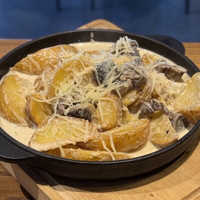 Жаркое с говядиной в Ками cafe club по цене 800 ₽