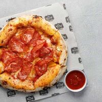 Неаполитанская пицца Пепперони в Luka Pizza