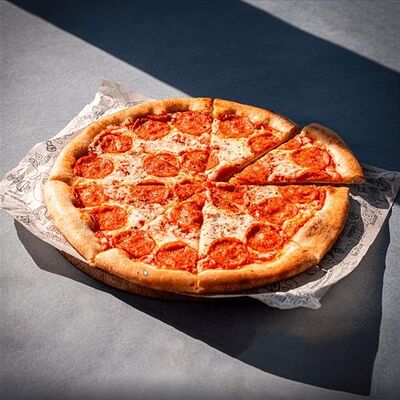 Пицца Пеперони в Feromon по цене 640 ₽