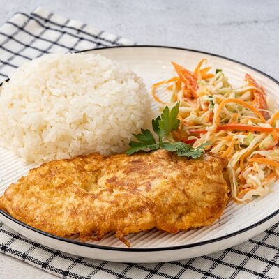 Куриная грудка в сыре с рисом и салат Весенний в Сели-Съели по цене 650 ₽