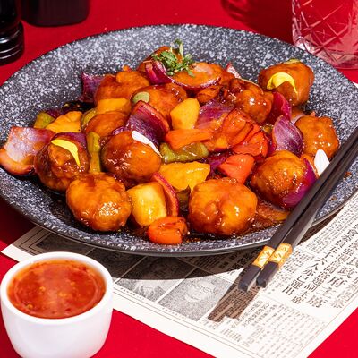 Курица в кисло-сладком соусе с ананасами в J.Z. Peking Duck по цене 1990 ₽