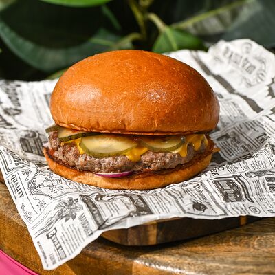 Чизбургер в Контейнер по цене 740 ₽