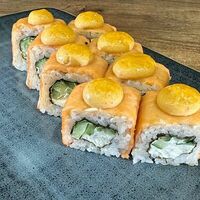 Запеченная Филадельфия в Sushi town