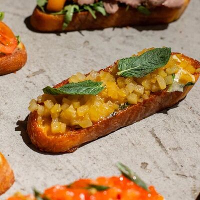 Брускетта с грушей в Hurma по цене 890 ₽