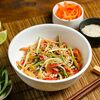Салат с курицей и фунчозой в Yoki Toki по цене 335