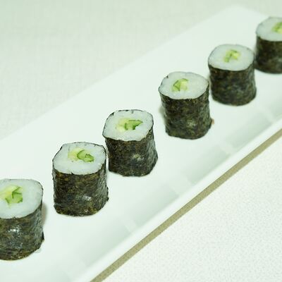 Ролл с чукой в СУШИSELL по цене 285 ₽