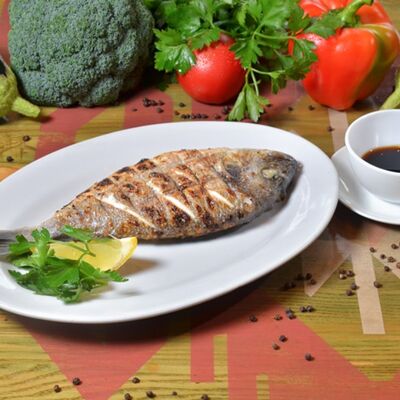 Дорадо с гранатовым соусом в АйДаБаран по цене 1450 ₽