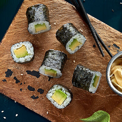 Ролл с авокадо в Тапчан по цене 295 ₽