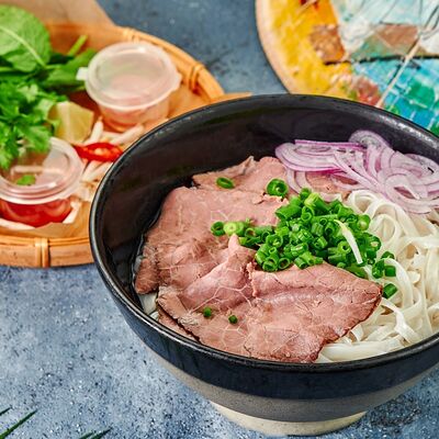 Суп Фо бо с говядиной и рисовой лапшой 500г в Bao по цене 369 ₽