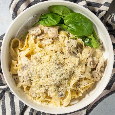 Паста Курица-грибы в Рестомаркет Китчен по цене 390 ₽